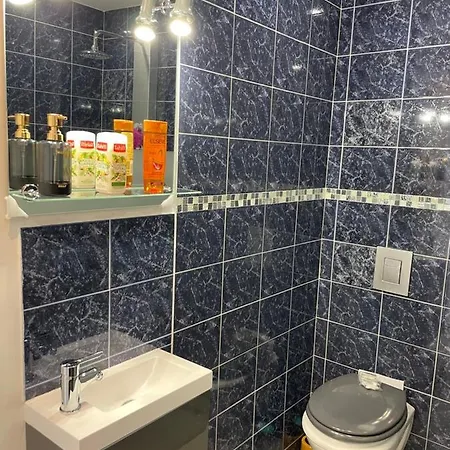 Studio 23 M2+wifi +parking Prive אולה