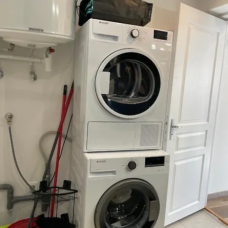 Studio 23 M2+wifi +parking Privé Appart hôtel *